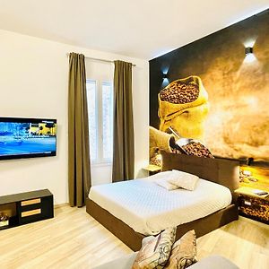 Camera grande con letto king size